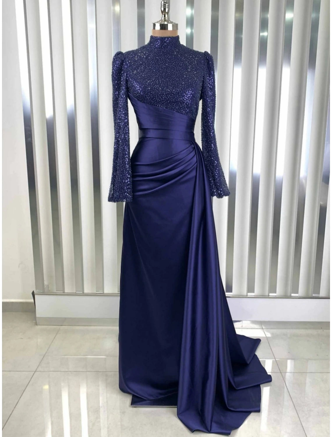 Luolandi A-Line Evening Gown Champagne Christmas Elegant Dress Formal Sweep / Brush Train Long Sleeve High Neck Satin Prom Dress